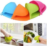 Silicone Heat Resistant Gloves Clips Insulation Non Stick Anti-slip Pot Bowel Holder Clip Cooking Baking Oven Mitts - Pair (Random Color) ValueKartPk