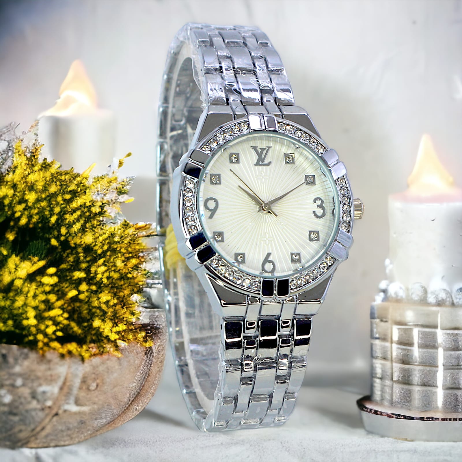 (without box) Elegant &amp; Premium Women's  Quartz Wristwatch ValueKartPk