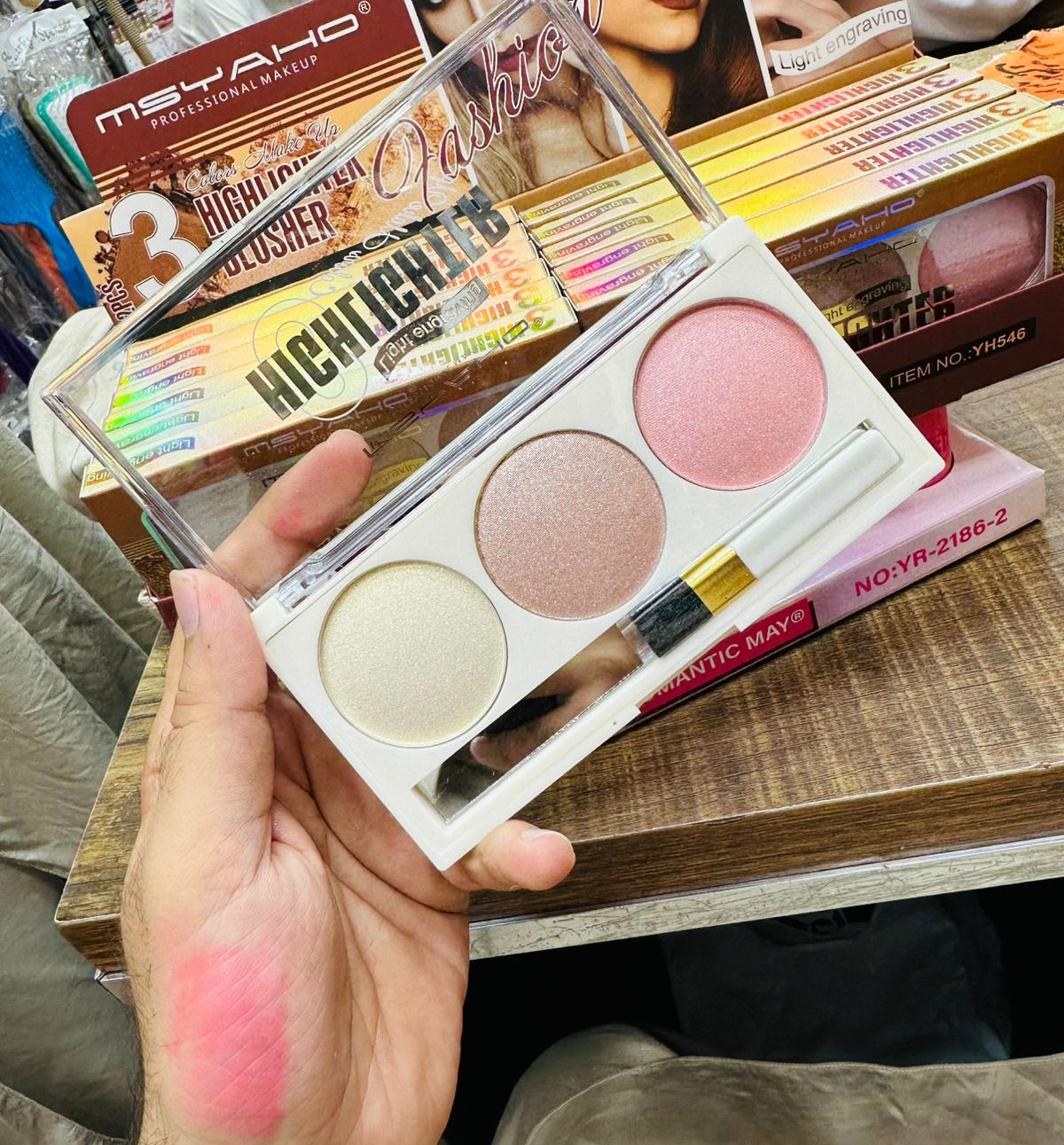 3 In 1 Fashion Trend-Blusher And Highlighter Makeup Kit ValueKartPk