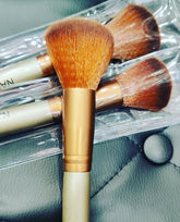 1 pcs Makeup Brush , Blending Brush, FULL ROUNDED SHAPE, SHADES CHEEKS & FACE ValueKartPk